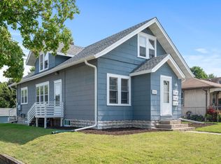 1142 Farrington St, Saint Paul, MN 55117