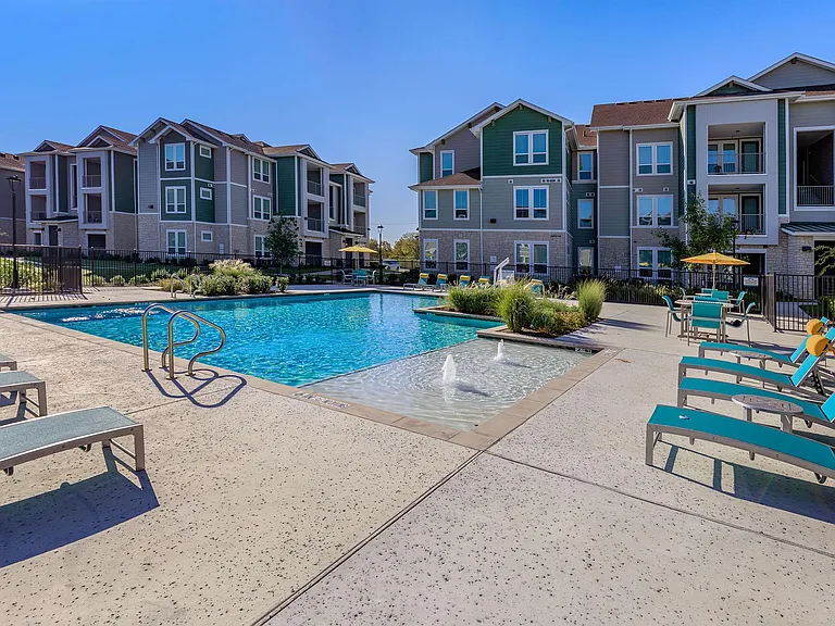 Campus Apartments — Photo 9