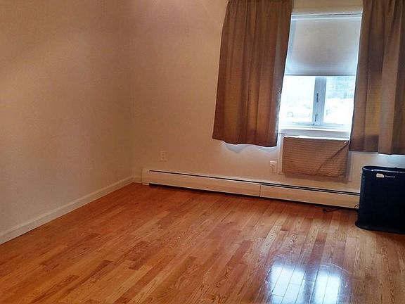 5th image of 143 Litchfield Pines Dr APT B