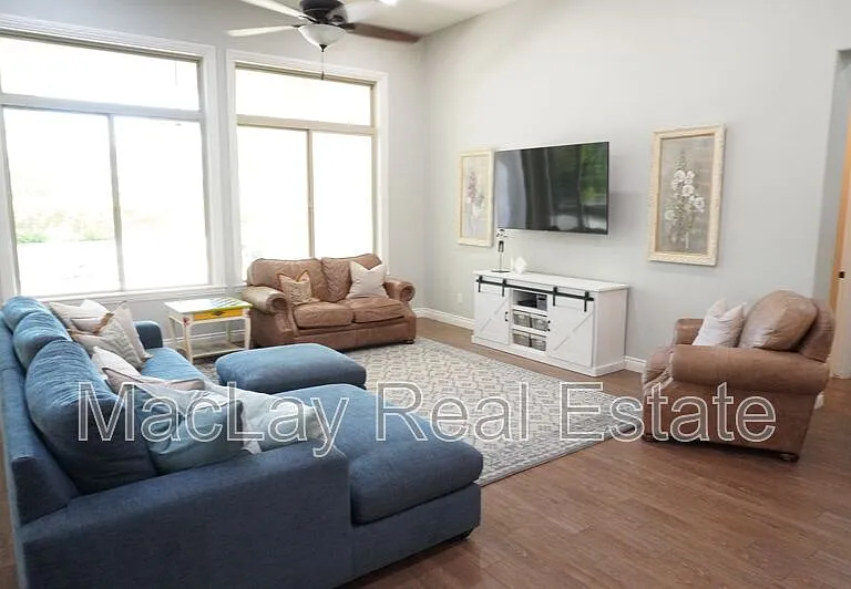 2910 E Wildhorse Dr — Photo 14