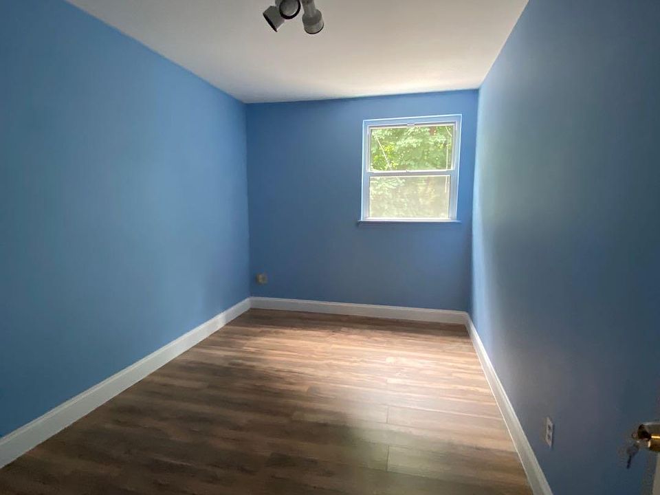 2nd image of 4061 Balwynne Park Rd #1F