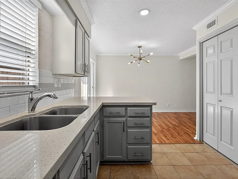 1221 Cedar Post Ln #1B — Photo 8