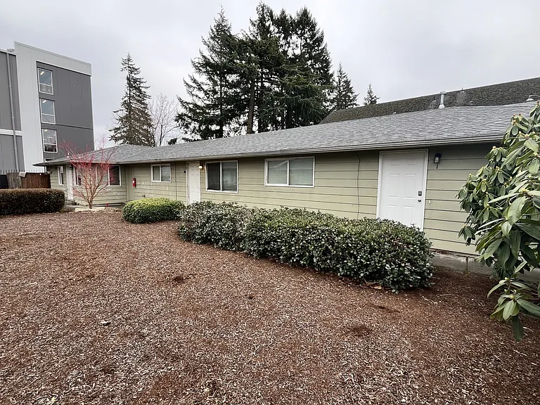 1400 NE 118th Ave #1 — Photo 11