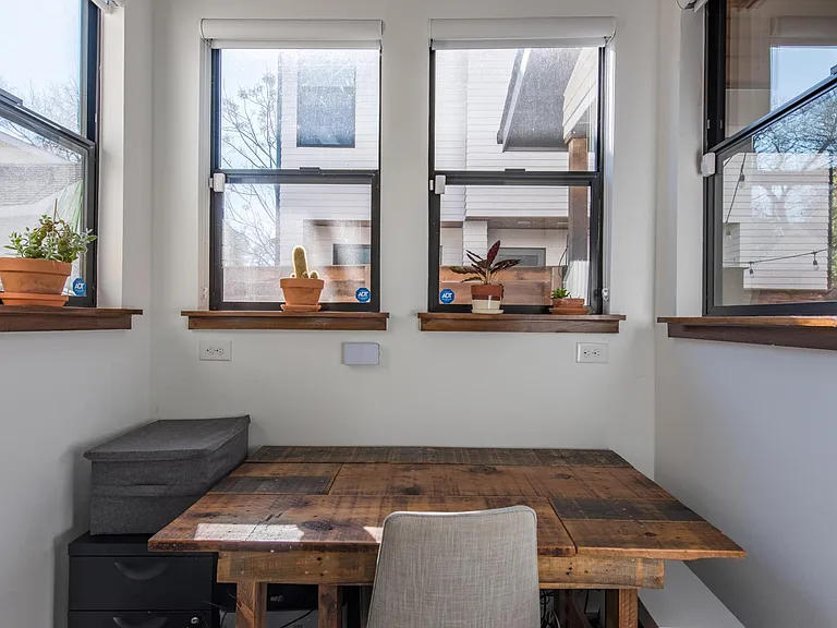 2707 Francisco St — Photo 12