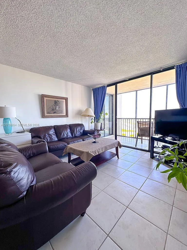 Coronado Condo- Tower Ii — Photo 4