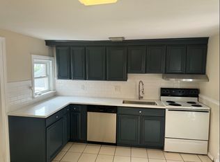 47 Oak St #B, Windsor Locks, CT 06096