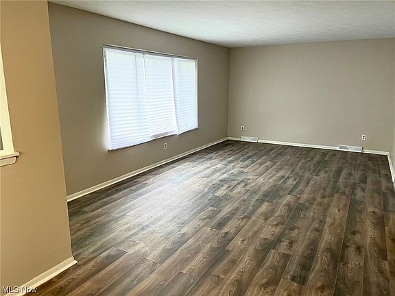 4th image of 7709 Avondale Ave