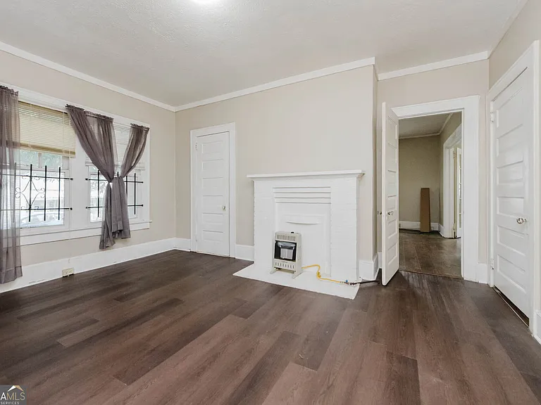 672 Bowden St — Photo 15