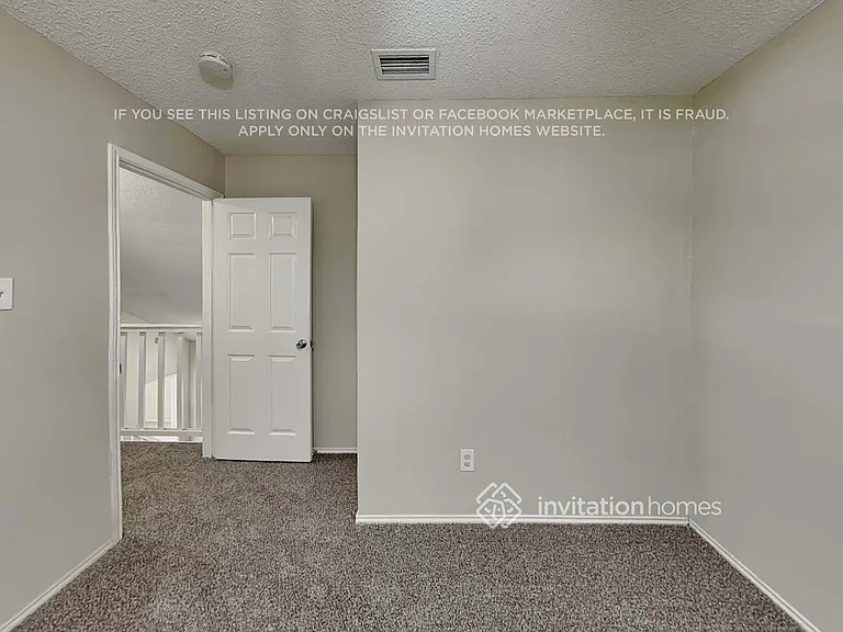 4317 Saugus Dr — Photo 15