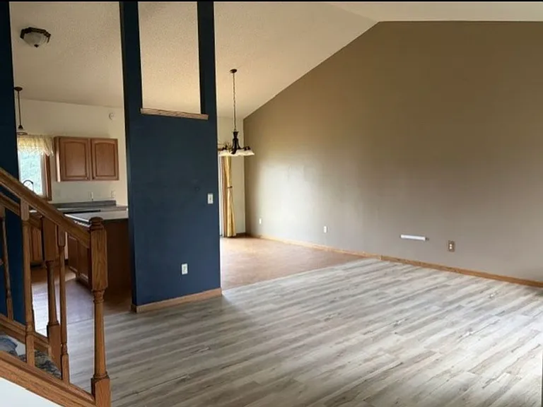 2909 W Frank St — Photo 7