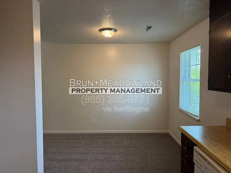 128 Lynnwood Dr #7 — Photo 4