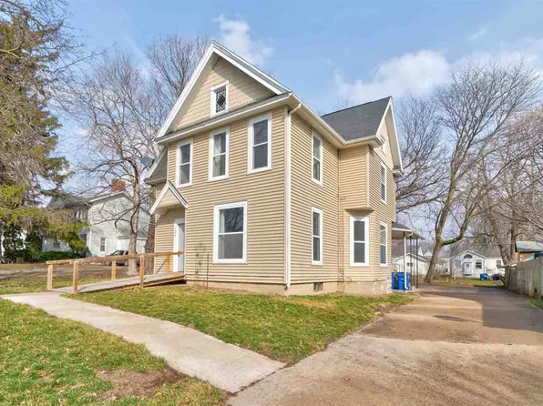 726 S Iowa Ave, Washington, IA 52353