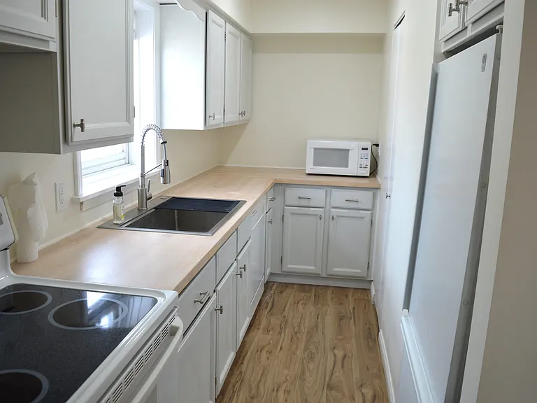 328 N Allen St #1 — Photo 10