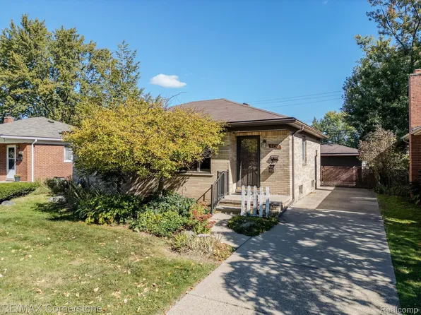 500 N Leona Ave, Garden City, MI 48135