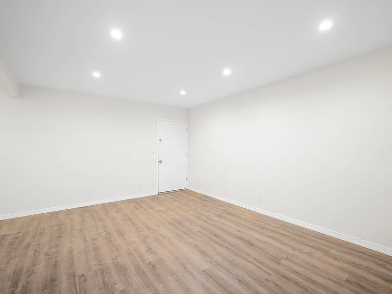 10204 Tujunga Canyon Blvd #2 — Photo 7