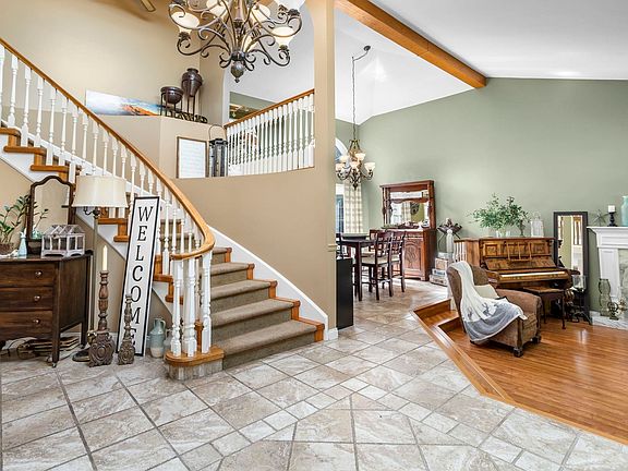 3rd image of 32560 Downes Rd