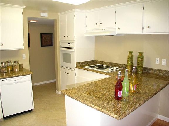 4th image of 2117 Hoover Dr