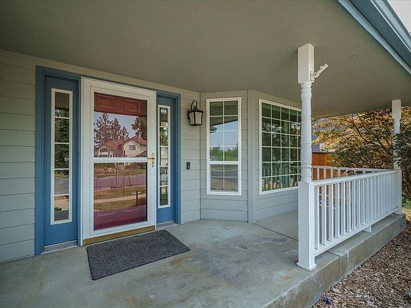 3rd image of 3415 S Morrill Dr