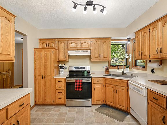 5th image of 5511 Fisher St