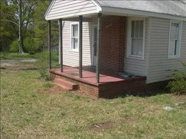846 Benson St, Hartwell, GA 30643