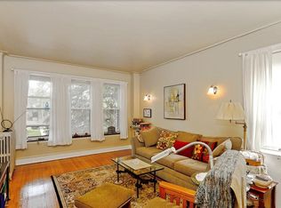 1324 Brummel St APT 1F, Evanston, IL 60202