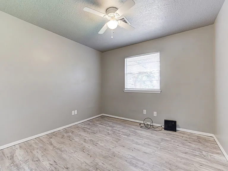 2287 Houston Ave — Photo 25