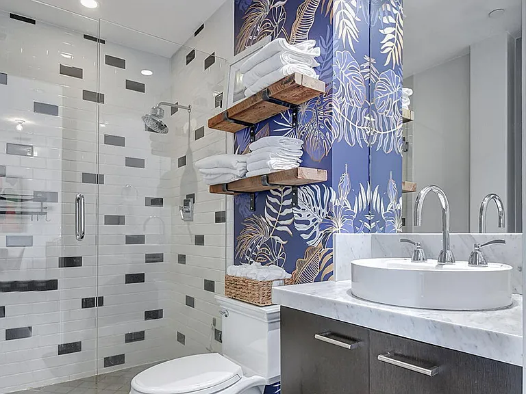 111 SE 2nd St #402 — Photo 20