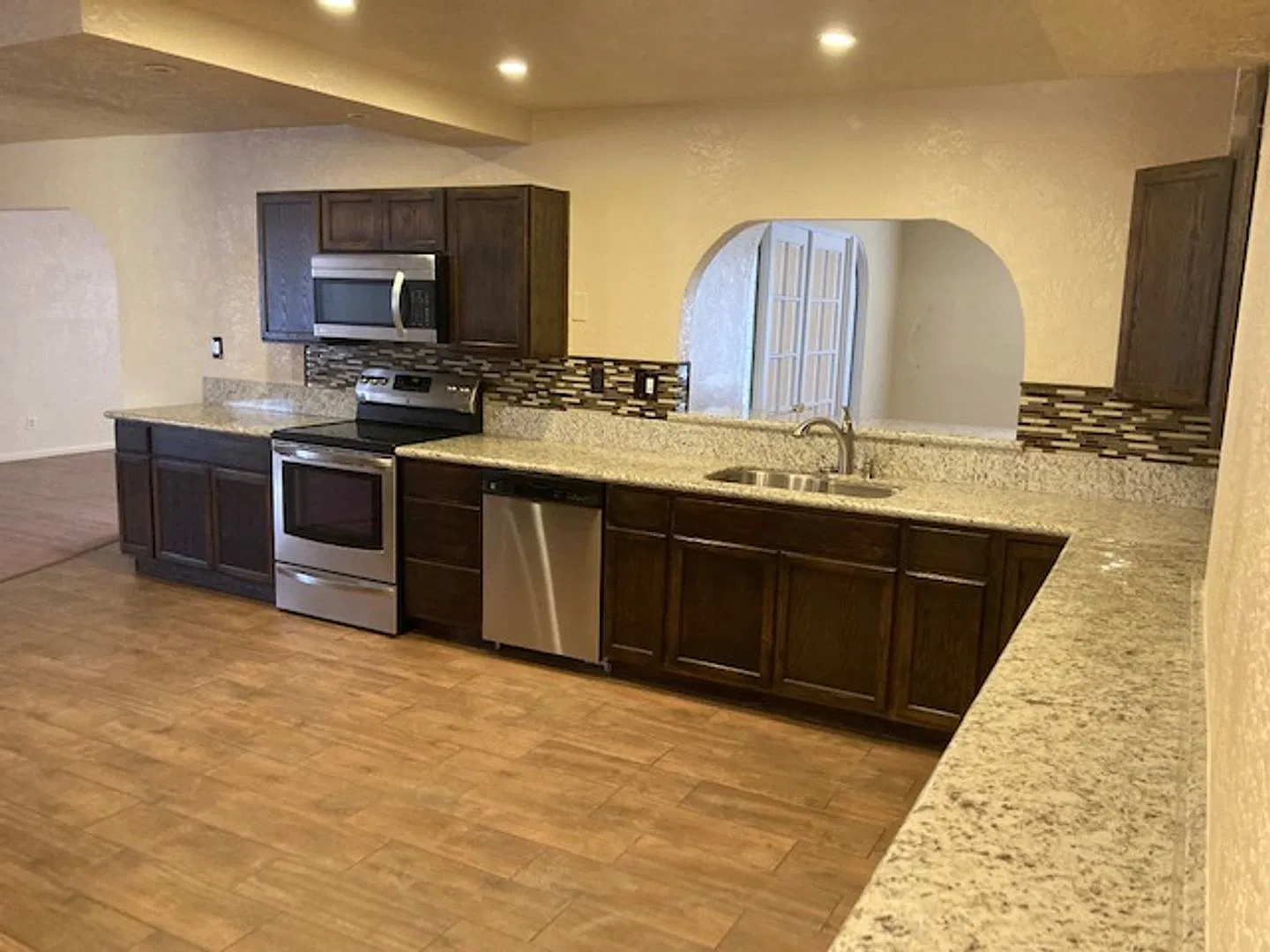 1746 Lenrey Ave. — Photo 2