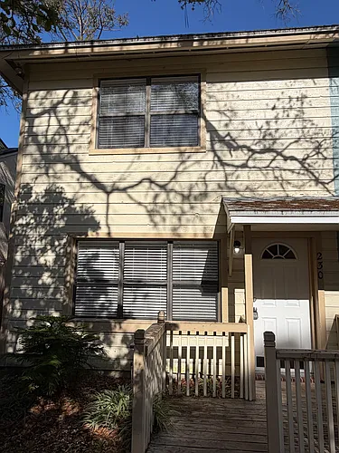 230 Poinsettia St Photo 1