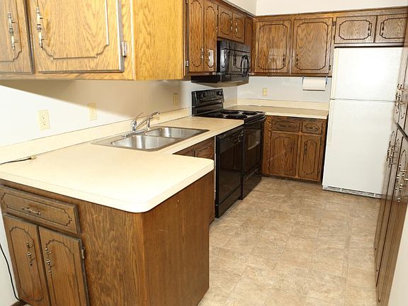 4th image of 1011 121st Ln NE