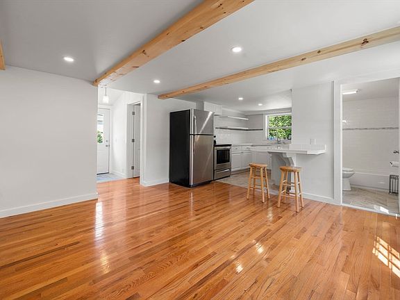 3rd image of 29 Sandwich Rd