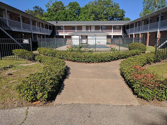 5th image of 139 McDonnell Ave APT 12