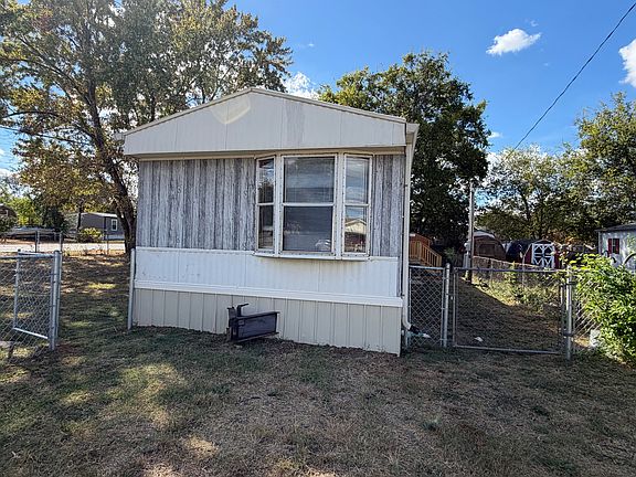 2nd image of 701 Willow View Dr