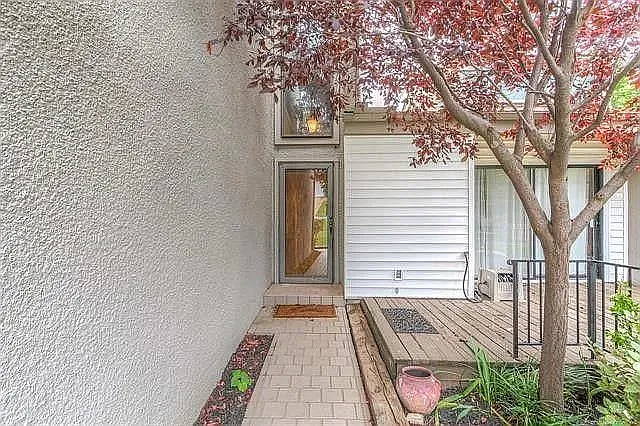5539 E 61st Pl — Photo 2