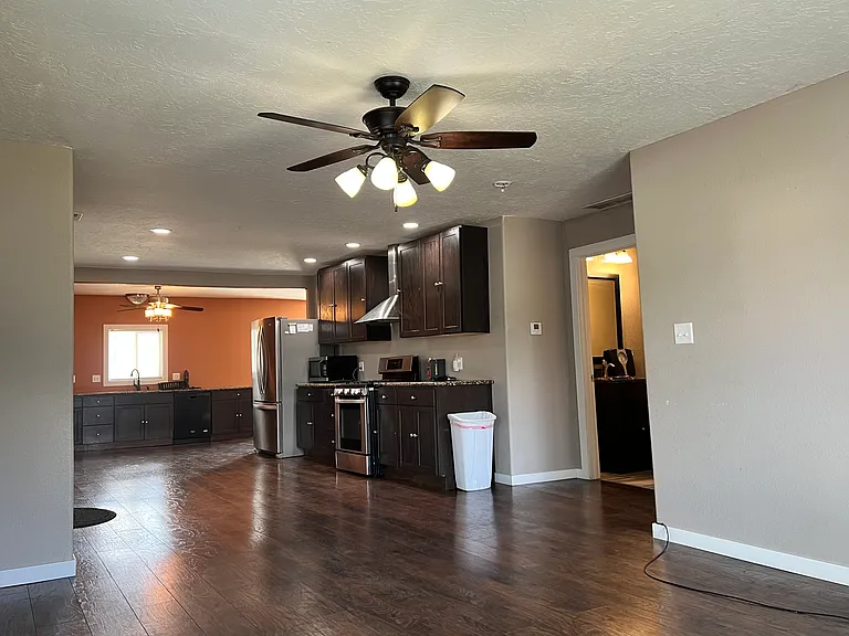 3020 W 14th St — Photo 13