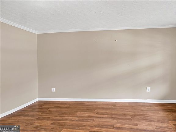 3rd image of 3725 Crescent Walk Ln