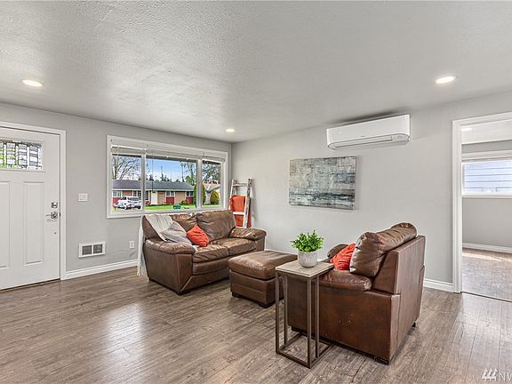 3rd image of 27406 76th Dr NW