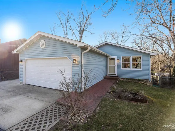 311 Fern Dr, Island Lake, IL 60042