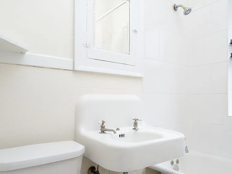 2222 Harriet Ave S — Photo 8