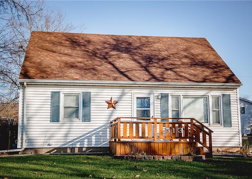 1st image of 513 SW Westview Dr