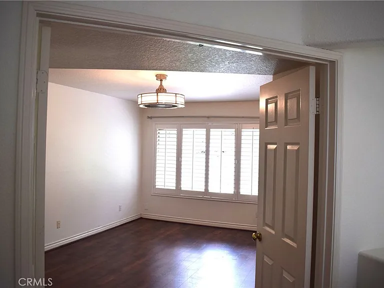 717 S Glenhurst Dr — Photo 15