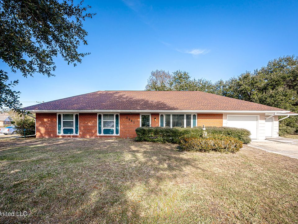 1st image of 2601 Parkwood Pl