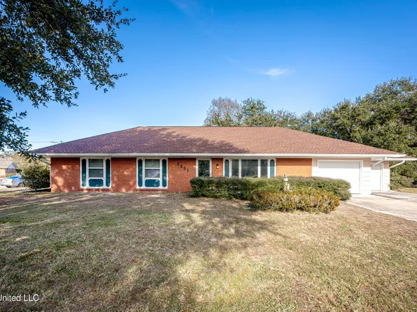 2601 Parkwood Pl, Ocean Springs, MS 39564