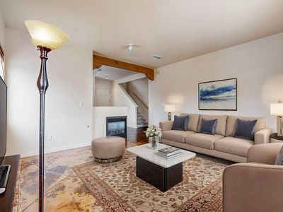 4710 Highlands Loop, Santa Fe, NM, 87507