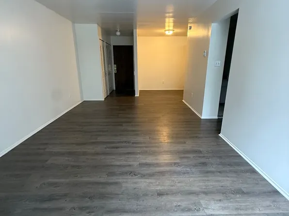 1751 Cass Lake Front Rd #206, Keego Harbor, MI 48320