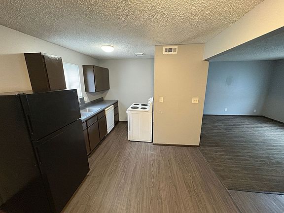 3rd image of 1920 J St #3