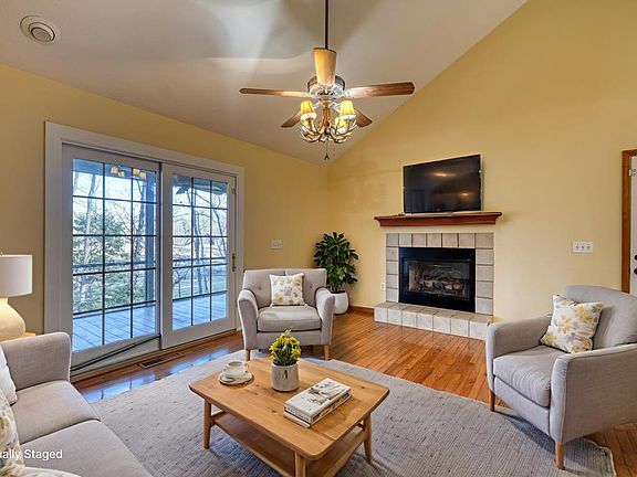 5th image of 1160 Hidden Lake Rd