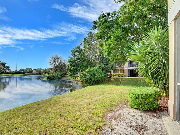 5th image of 815 W Boynton Beach Boulevard #3-106