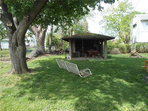 3rd image of 3324 Mesmer Ave