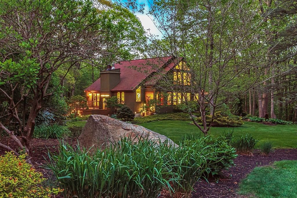 5 Castle Hill Rd, Hopkinton, MA 01748 | Zillow